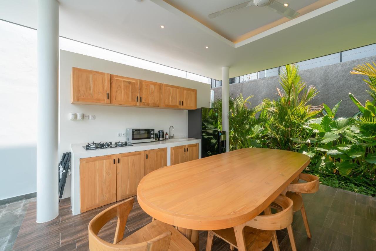 Selikur 2 - Brand New! Spacious 3br In Villa Seminyak (Bali)