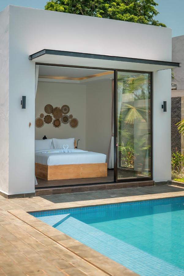 Selikur 2 - Brand New! Spacious 3br In * Seminyak (Bali)